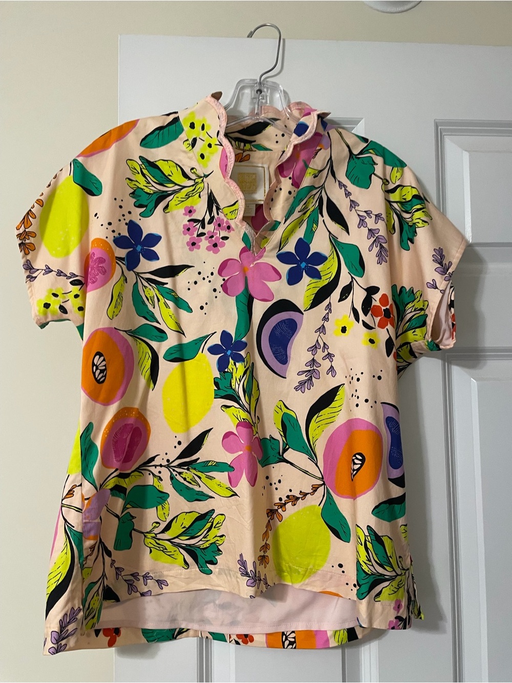 Women’s Floral Button-Down Shirt in Peach Pink